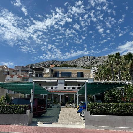 Apartmani “Kresimir” オミシュ エクステリア 写真