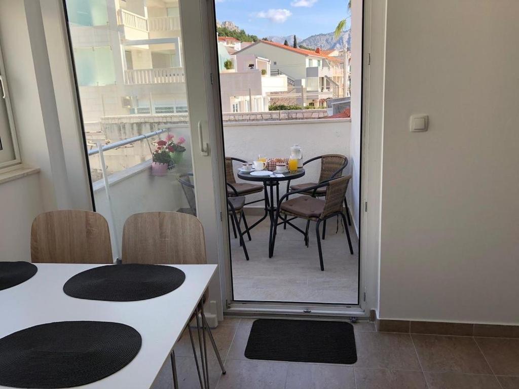 Apartmani “Kresimir” オミシュ エクステリア 写真
