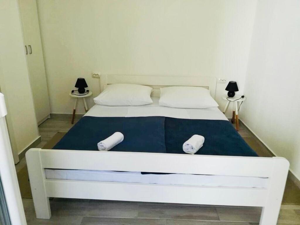 Apartmani “Kresimir” オミシュ エクステリア 写真