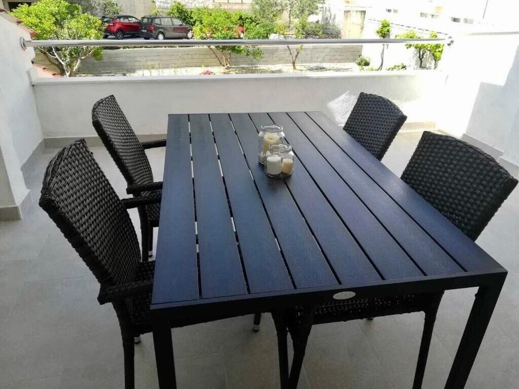 Apartmani “Kresimir” オミシュ エクステリア 写真