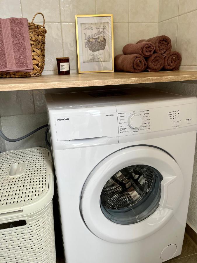 Apartmani “Kresimir” オミシュ エクステリア 写真