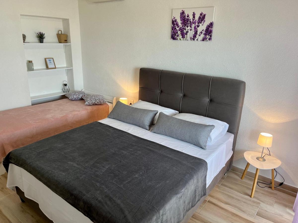 Apartmani “Kresimir” オミシュ エクステリア 写真