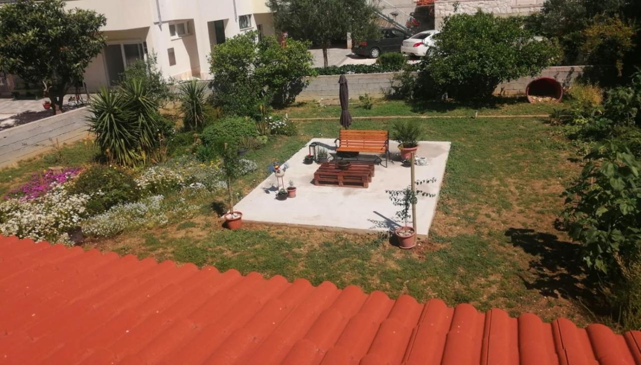 Apartmani “Kresimir” オミシュ エクステリア 写真