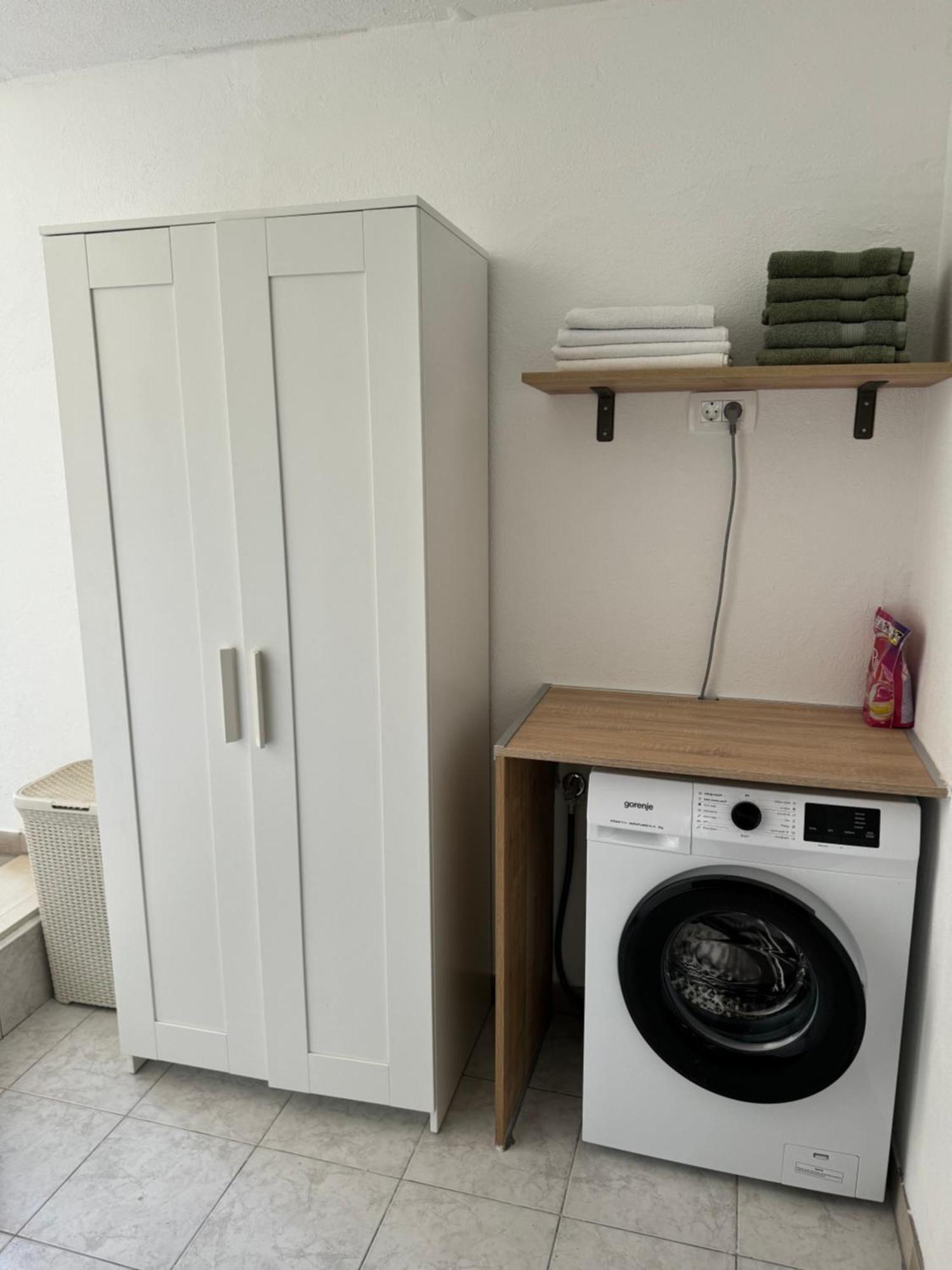 Apartmani “Kresimir” オミシュ エクステリア 写真