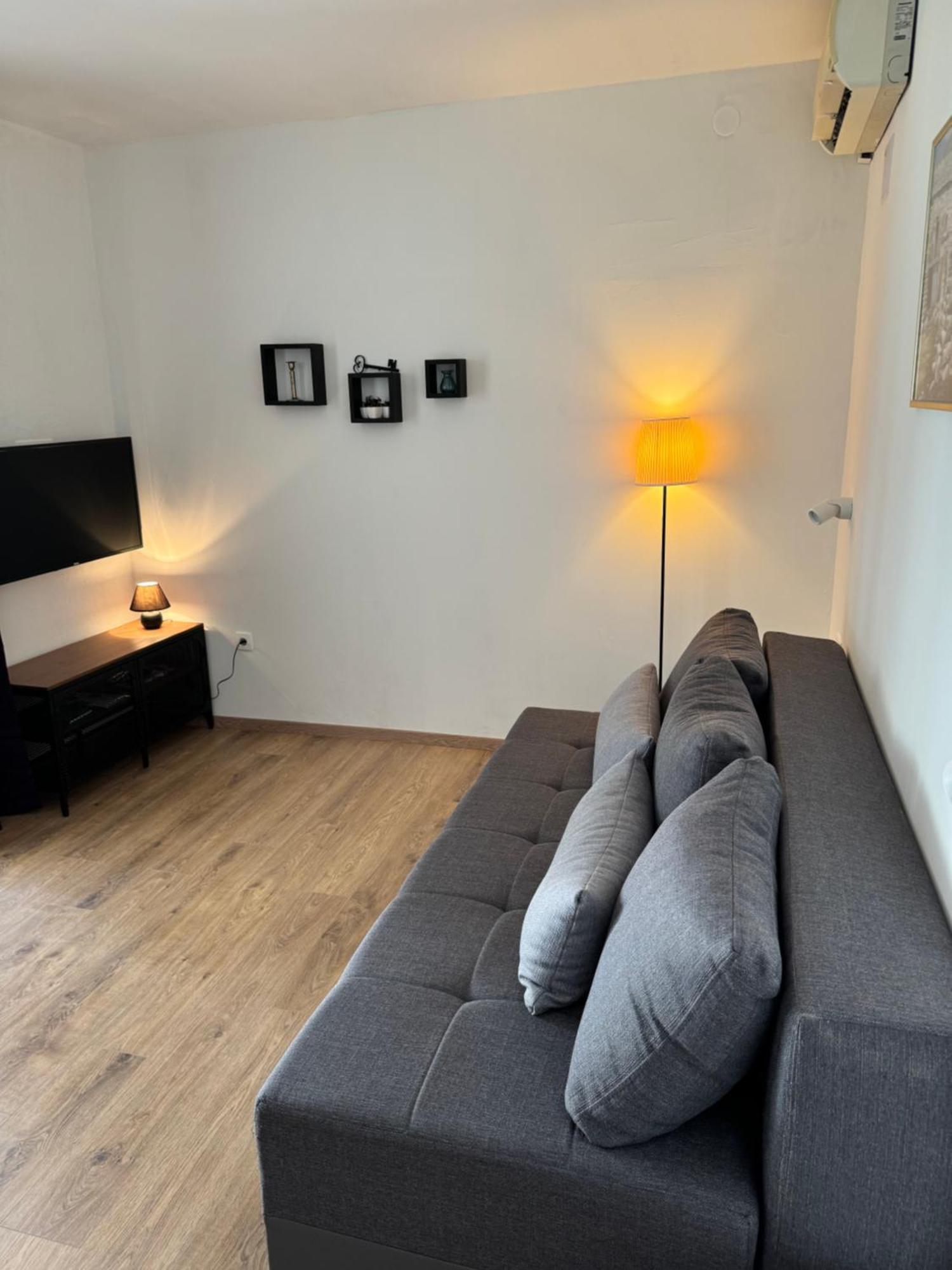 Apartmani “Kresimir” オミシュ エクステリア 写真